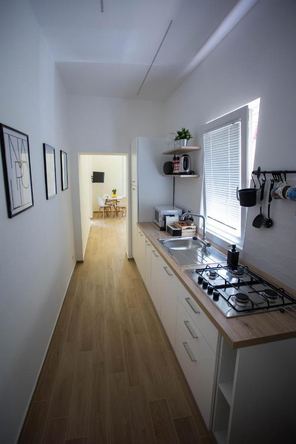 Civico 11 Apartment Наполи Екстериор снимка